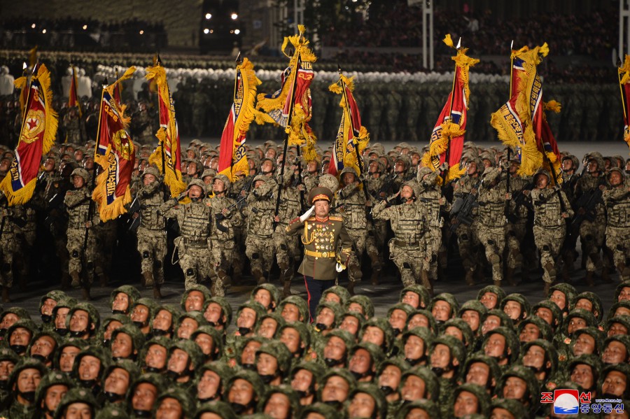 14-조선인민군창건 90돐경축 열병식